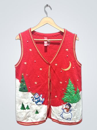 Rote Weihnachtsweste mit Schneemann und Tannenbäumen