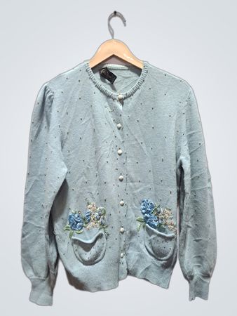 Claifrese Roma Made In Italy Hellblauer Cardigan mit Blumenstickerei und Nieten