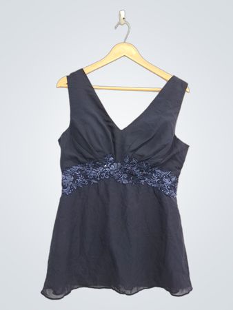 Navy ärmelloses Top mit blauer Blumenverzierung