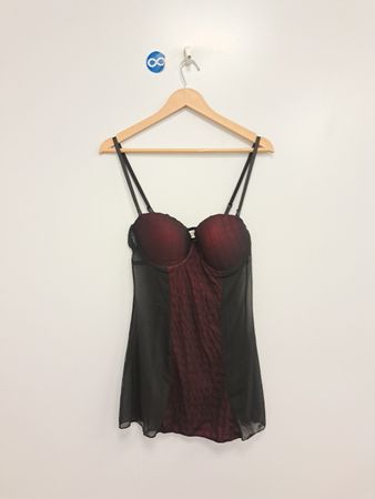 Rot-schwarzes Mesh-Babydoll-Nachtwäschestück
