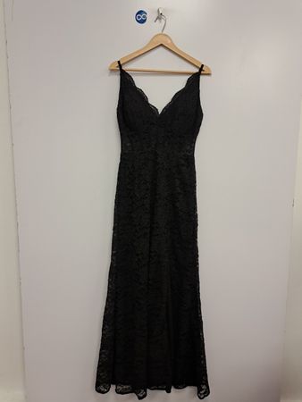 Morgan & Co. Schwarzes Spitzen-Maxi-Kleid mit V-Ausschnitt