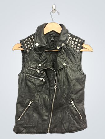 Forever 21 Nietenbesetzte Kunstlederweste
