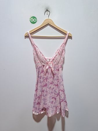 Rosa bedrucktes Babydoll mit Spitzenbesatz