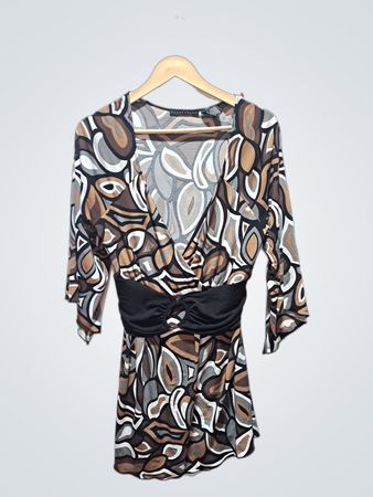 Apostrophe Women's Abstract Print Belted V-Neck Top