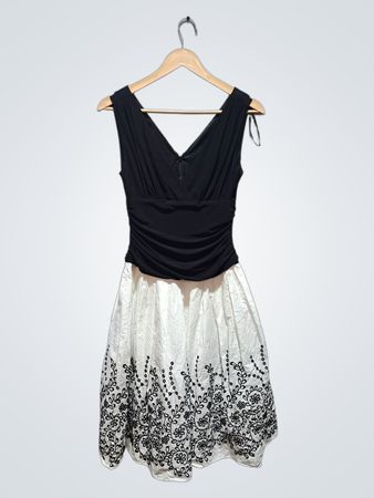Jessica Howard schwarzes-weißes Kleid