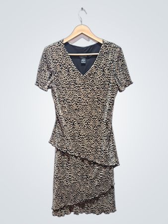 Verbundenes Leopardenmuster Rüschiges Stufenkleid