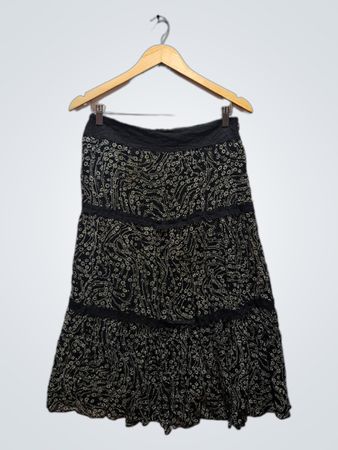 Style & Co Petite Schwarzer Blumiger Stufen-Midirock