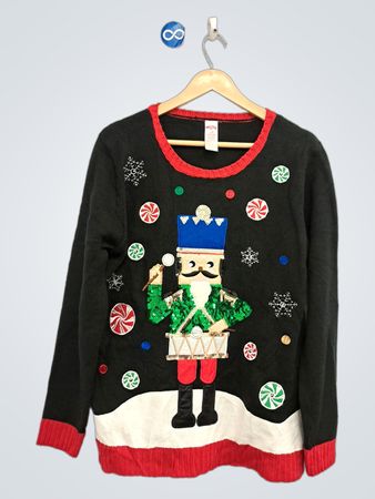 Schwarzer Weihnachtspullover mit Nussknacker-Motiv