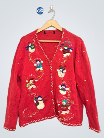 Roter Weihnachtsstrickjacke mit Schneemann-Applikationen