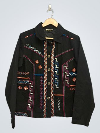 Schwarze bestickte Jacke