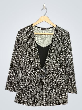 Caramella Damen Oberteil in Schwarz-Weiß mit geometrischem Muster, 3/4-Ärmeln und Ringdetail