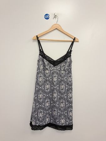 Damen-Spitzenunterkleid mit Blumenmuster und Spitzenbesatz