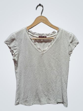 Silvergate White Textured V-Neck T-Shirt