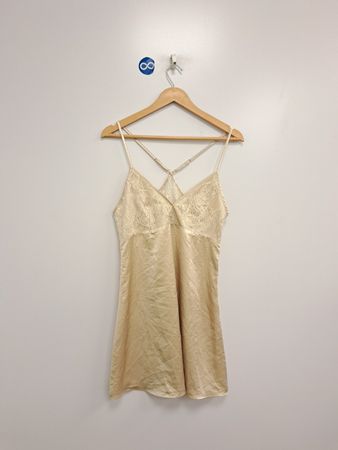 Vestito slip beige con dettaglio in pizzo