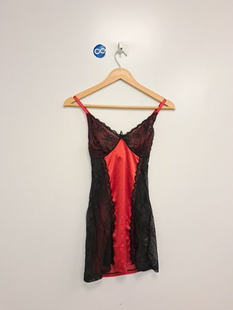 Chemise in pizzo rosso e nero