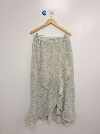 Skirt with a floral print and ruffle hem