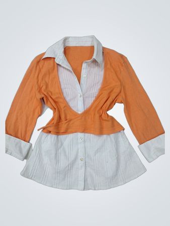 Orangen- und Weißes Schichthemd