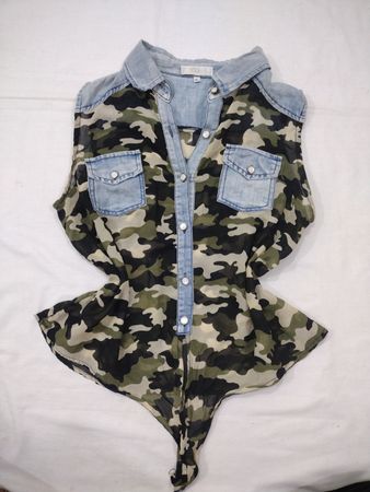 COCO NUT Damen Camouflage-Print Denim Hemd