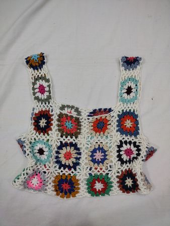 Ge häkeltes Granny Square Top