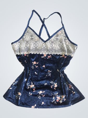 Marineblaues Oberteil mit floralem Spitzenbesatz