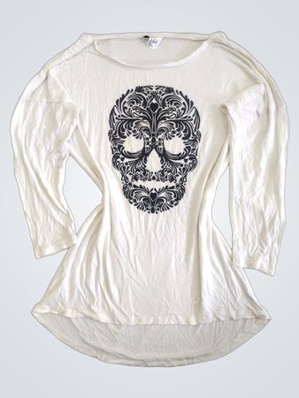 Weißes Langarmshirt mit Totenkopf-Graphic