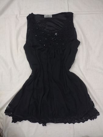 Clockhouse Schwarzes Kleid mit Perlen-Spitzenbesatz