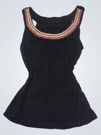 Schwarzes Tanktop mit Perlenhalsauschnitt