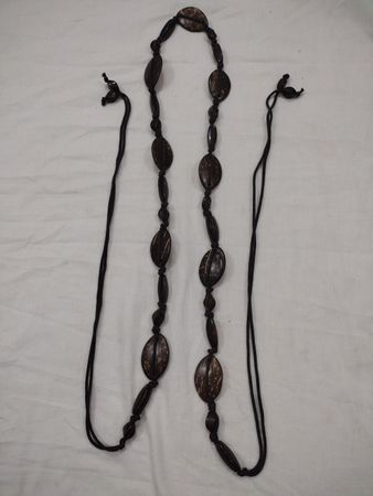 Perlenkette mit Kokosnussschalen-Perlen