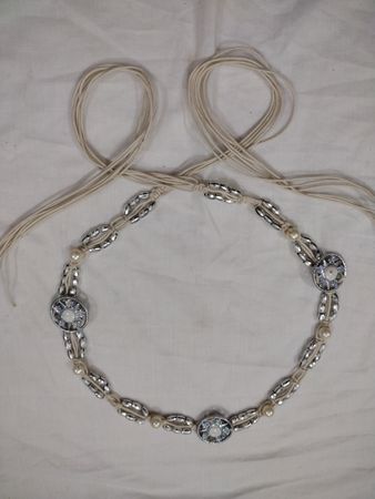 Perlenhaarband mit Bändern