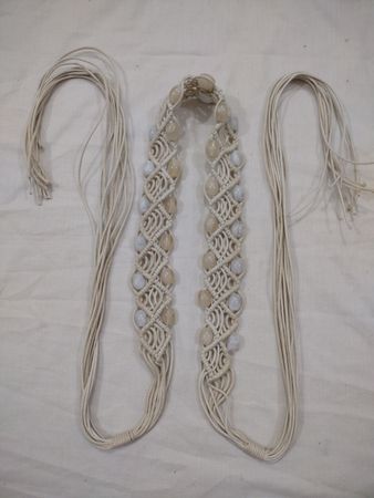 Makramee-Gürtel mit Perlen