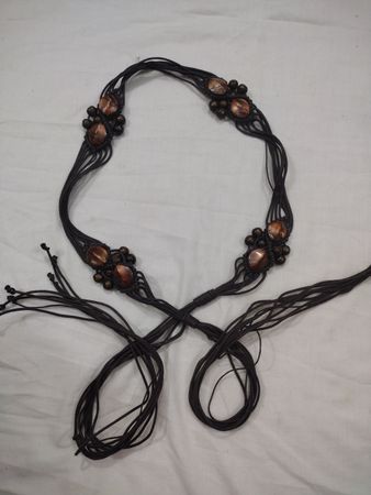 Makramee-Gürtel mit Muschelkegeln