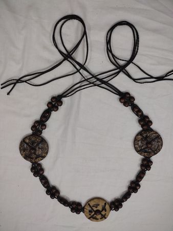 Perlenarmband mit Holzelementen