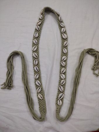 Perlen Gürtel mit Muscheln und Quasten