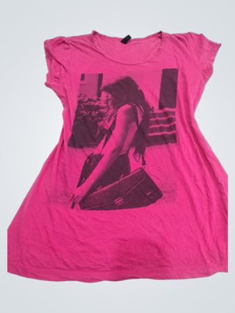 Rosa T-Shirt mit Grafikdruck