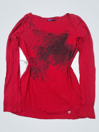 Rotes langärmliges T-Shirt mit Vogelgrafik
