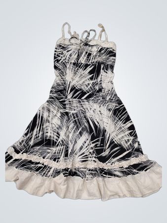 Mim Schwarz-weißer Blattdruck Volantkleid