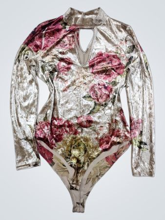Charlotte Russe Floraler Samt Langarm-Body