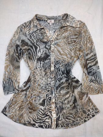 Kingfield Damenbluse mit Tiermuster und Knopfleiste