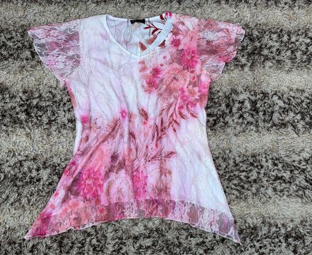 Top en dentelle florale rose