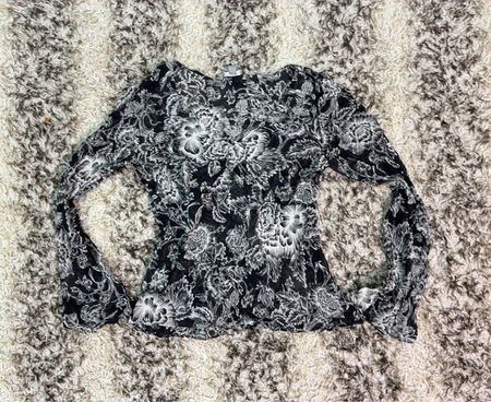 Ann Taylor Black & White Floral Print Langarmbluse