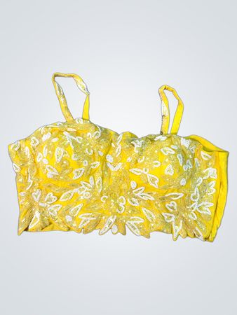 Haut court jaune orné de perles