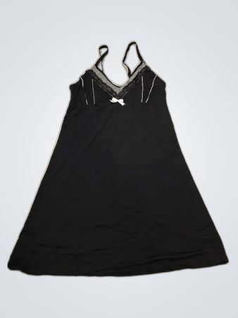 Robe nuisette avec dentelle noire