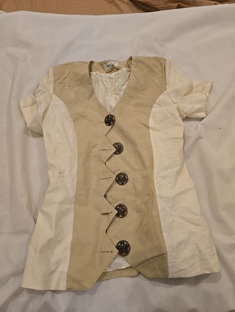 Karida Tan and White Top