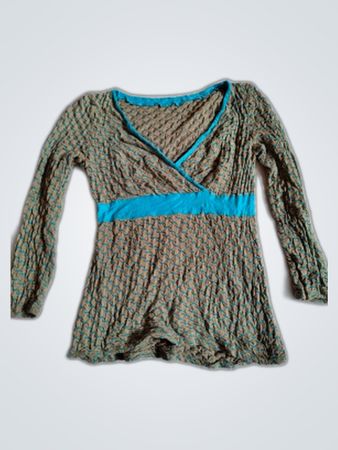 Gray Knit Top with Blue Accents