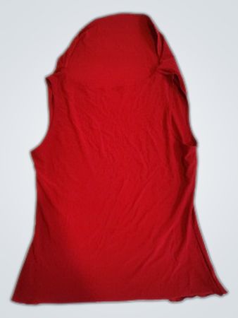 Red Sleeveless Top