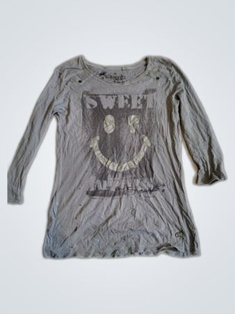 S'Questo Graphic Long Sleeve T-Shirt