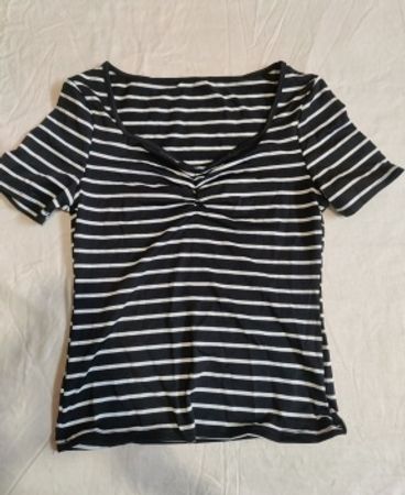 Striped Short Sleeve V-Neck Top