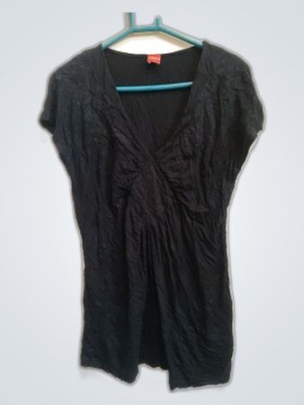 Black Short-Sleeve Top