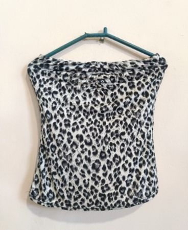 AMISU Leopard Print Strapless Blouse