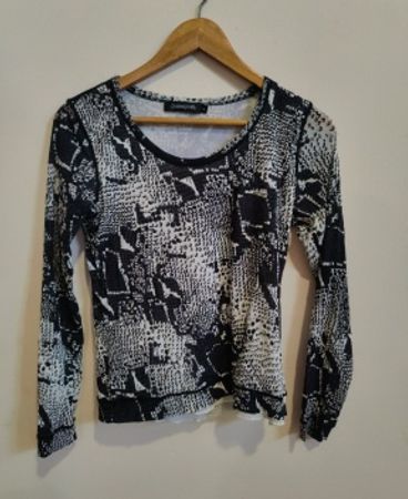 Passport Printed Long-Sleeve Blouse